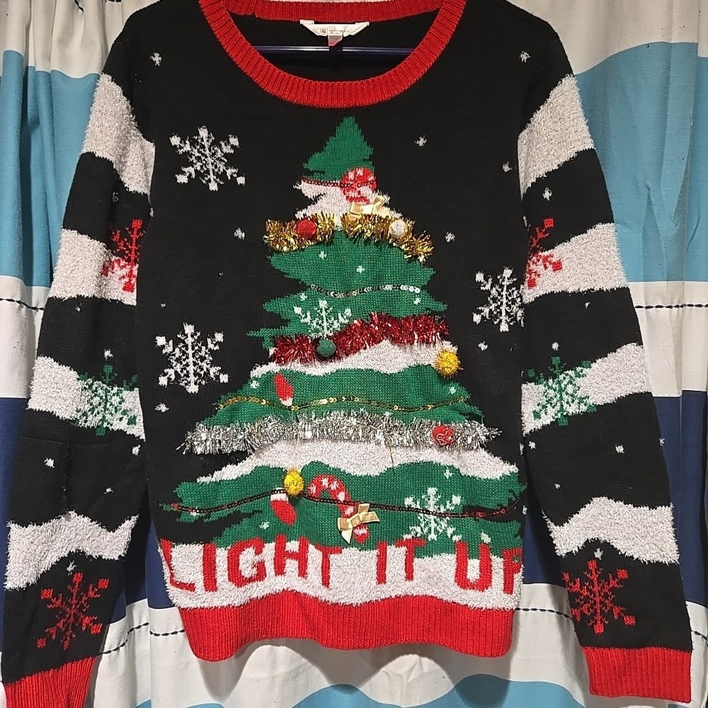 Light It Up Christmas Tree Sweater with Snowflake‎ Design Xl